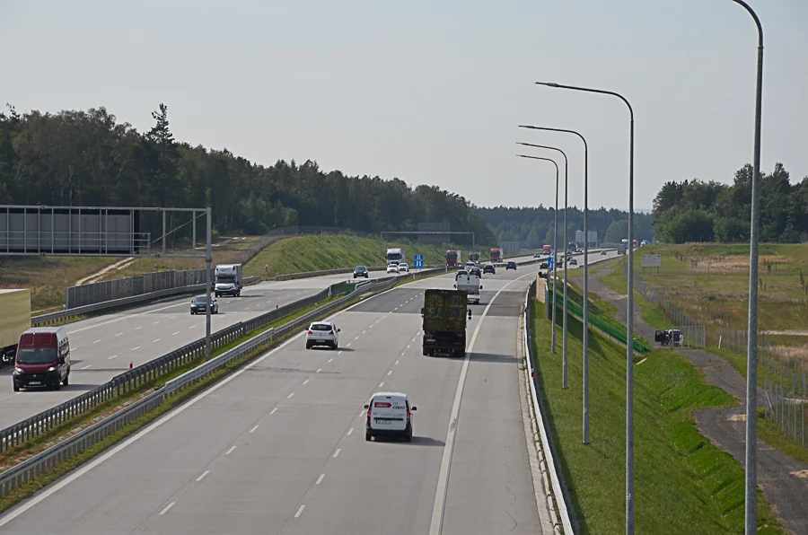 Zamknięty fragment autostrady A1 koło Piotrkowa. Sprawdź, gdzie wyznaczono objazd - Zdjęcie główne