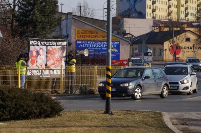 Przeciwnicy aborcji manifestowali w centrum Bełchatowa - Zdjęcie główne