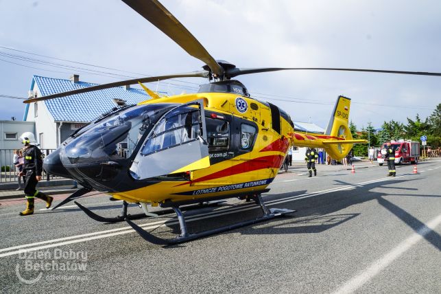 Zderzenie autokarów z dziećmi na przejeździe kolejowym w Ruścu. 20 osób rannych. Helikoptery ratunkowe w akcji [FOTO][VIDEO] - Zdjęcie główne