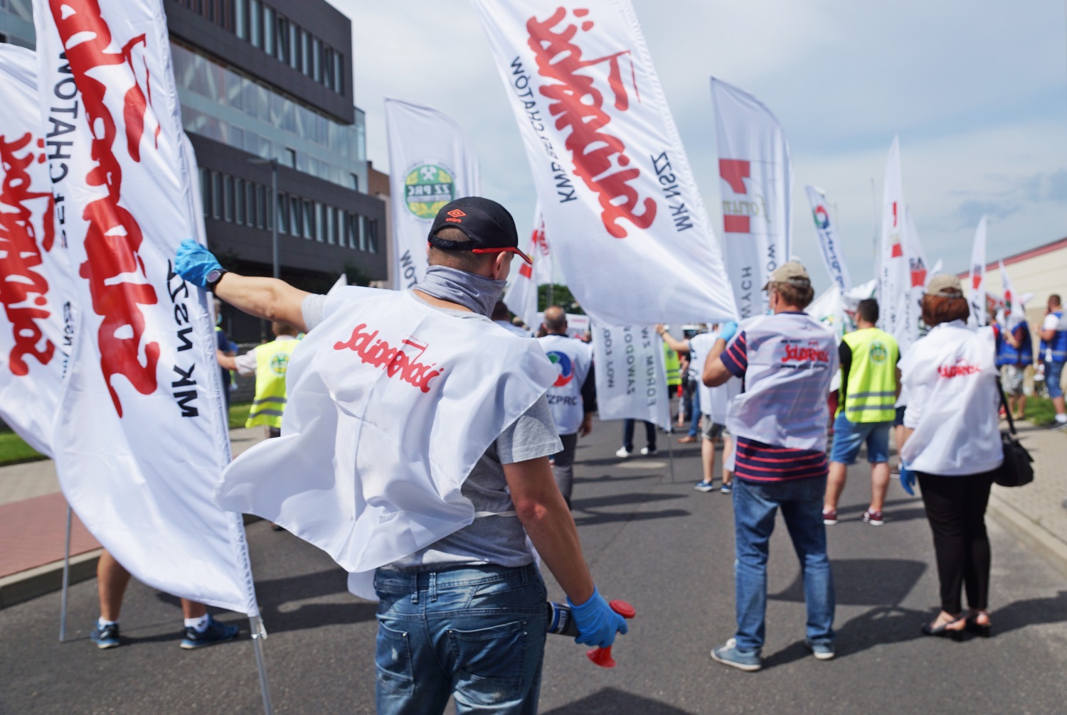 Zakończyło się referendum strajkowe w KWB Bełchatów. Co dalej w sporze górników i energetyków z PGE? - Zdjęcie główne