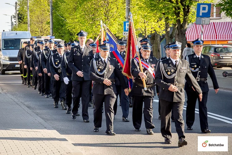 Druhowie z Bełchatowa świętowali. Strażacy przemaszerowali ulicami miasta [FOTO] - Zdjęcie główne