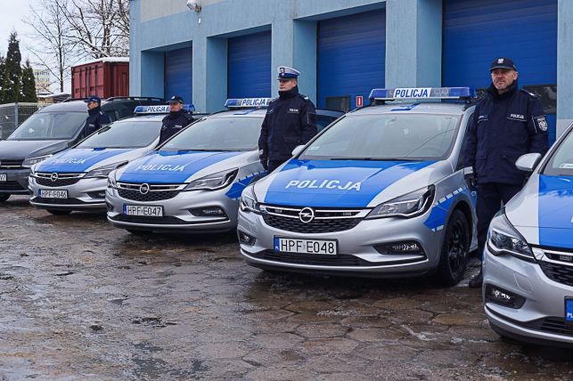 Nowe auta dla policji [FOTO][VIDEO] - Zdjęcie główne