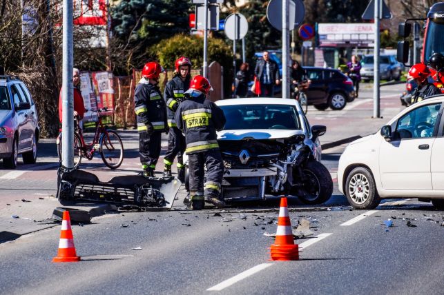 Wypadek na Czaplinieckiej. Zderzyły się dwie osobówki  [FOTO] - Zdjęcie główne