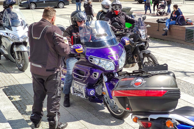 Motocykliści opanowali plac Narutowicza. Akcja krwiodawstwa w centrum Bełchatowa [FOTO] - Zdjęcie główne