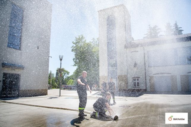 Kurtyny wodne na ulicach Bełchatowa. Sprawdź, gdzie można się ochłodzić - Zdjęcie główne