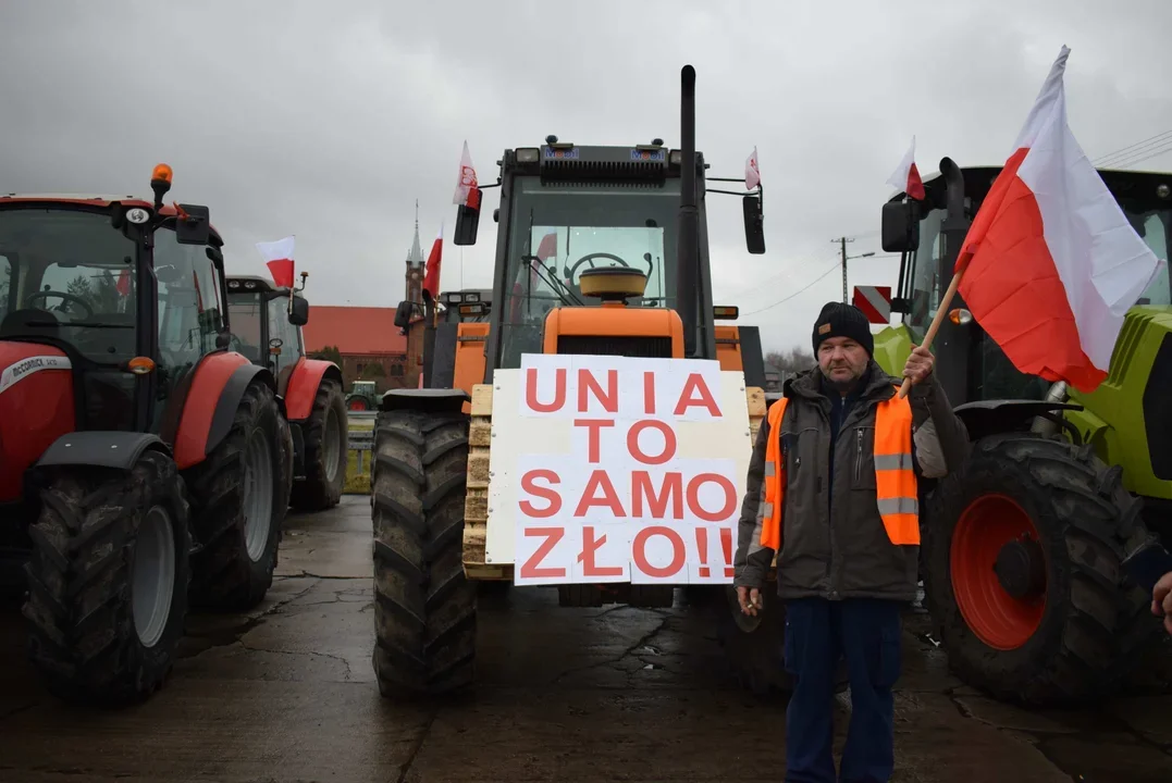 Rolnicy blokują przejścia graniczne oraz główne drogi. Teraz ruszają na Warszawę - Zdjęcie główne