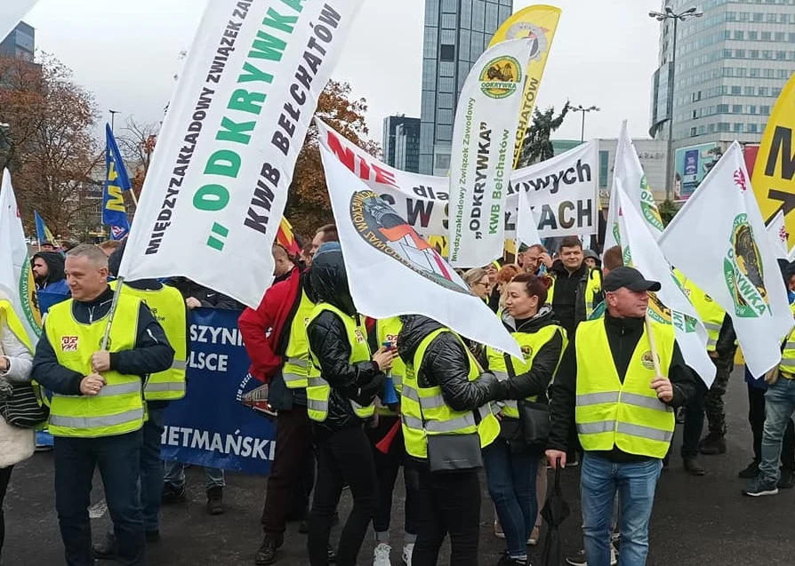 Związkowcy z PGE jadą protestować do stolicy. Powód? Węgiel, miejsca pracy i... wybór prezesa - Zdjęcie główne