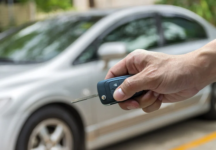 Jak sprawdzić używane auto przed zakupem? Co nam w tym pomoże? - Zdjęcie główne