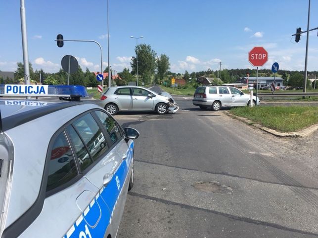 Wypadek  pod Szczercowem. Jedna osoba w szpitalu [FOTO] - Zdjęcie główne