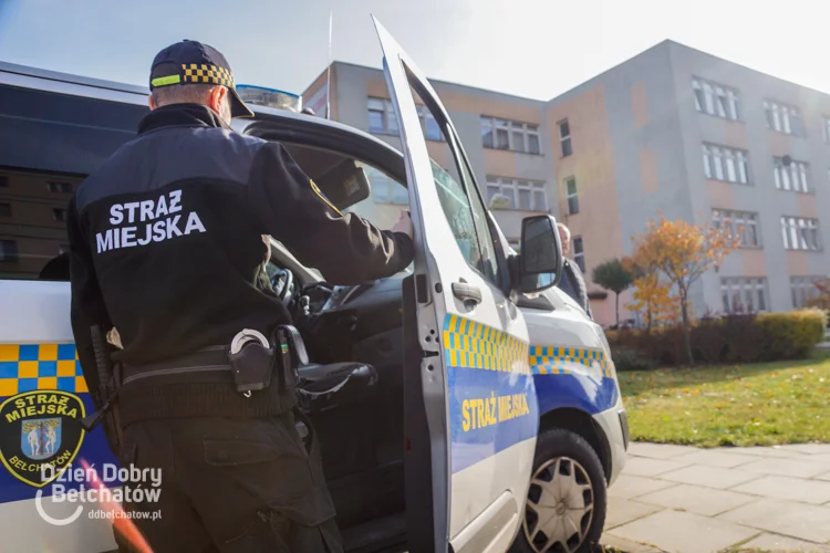 Zatrzymanie przed blokiem na Dolnośląskim. Strażnik miejski był po pracy, ale zainterweniował - Zdjęcie główne