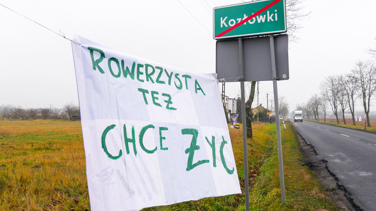 ''Ludzie giną i ginęli". Rozpaczliwy manifest mieszkańców gminy Szczerców [FOTO] - Zdjęcie główne