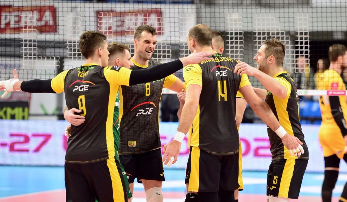 PlusLiga: Beniaminek zmieciony z parkietu! - Zdjęcie główne