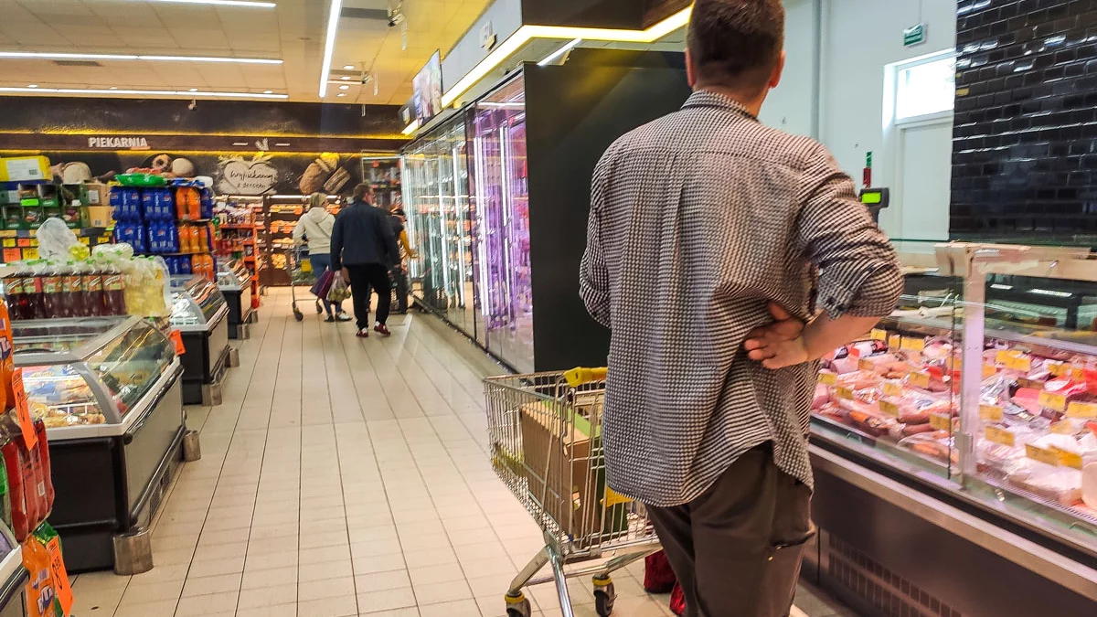 Skażony produkt trafił na półki do Biedronek. Uważajcie podczas zakupów świątecznych