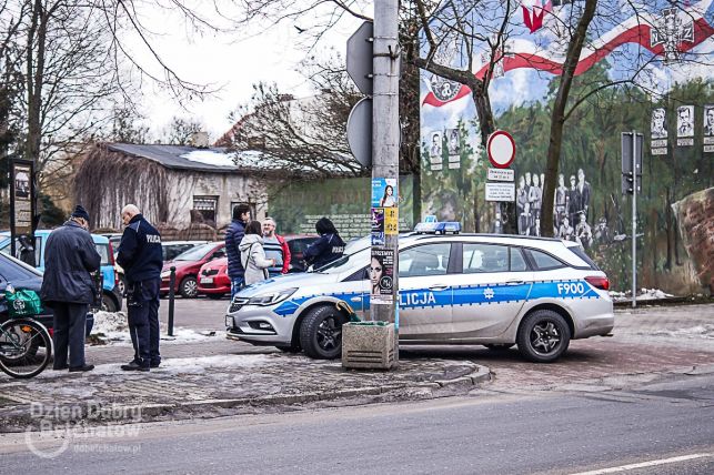 Spowodował kolizję i prawie potrącił pieszą. Instruktor w pogoni za piratem [FOTO] - Zdjęcie główne