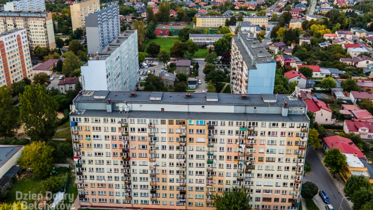 Inwestycja na bełchatowskim osiedlu. realizowane są intensywne prace