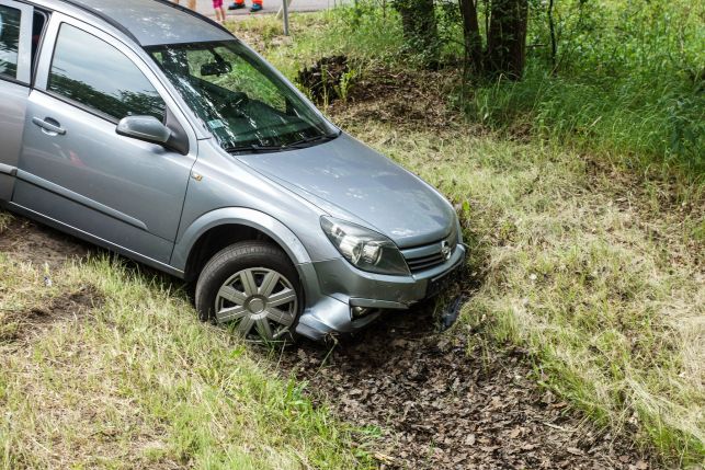 Wypadek z udziałem trzech samochodów pod Bełchatowem [AKTUALIZACJA] - Zdjęcie główne