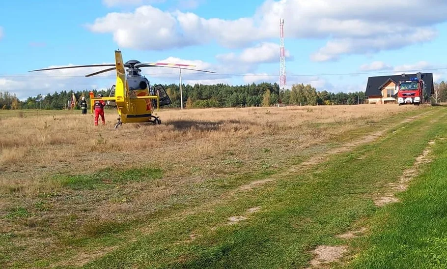 Helikopter LPR lądował w wiosce. Kobieta w gminie Kluki potrzebowała pomocy - Zdjęcie główne