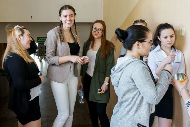 Matura w "Ekonomiku". Od dziś egzaminy z języków obcych [FOTO] - Zdjęcie główne