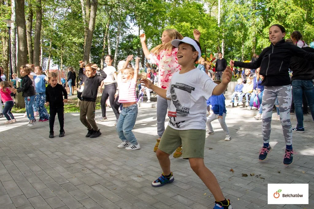 "Osiedlowego Lata" ciąg dalszy. Tym razem mieszkańcy bawili się w Grocholicach [FOTO] - Zdjęcie główne