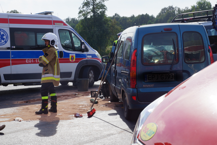 Zderzenie dwóch samochodów w Grudnej