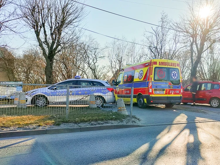 Kobieta potrącona na przejściu dla pieszych. Karetka zabrała 62-latkę do szpitala - Zdjęcie główne