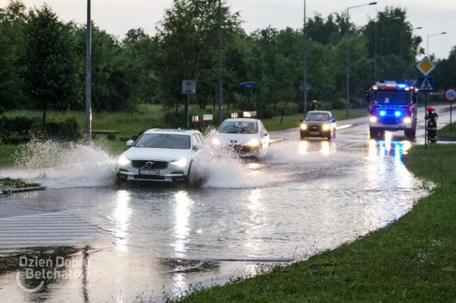 Prognozują ulewny deszcz, burze i porywisty wiatr. Czy znów zaleje Bełchatów?  - Zdjęcie główne