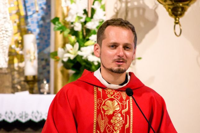 O byłym wikarym z Bełchatowa znów głośno. Czy po raz kolejny opuści kościół? ''Tak. To moja wina'' - Zdjęcie główne