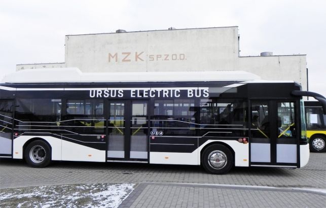 Elektryczny autobus na ulicach Bełchatowa - Zdjęcie główne