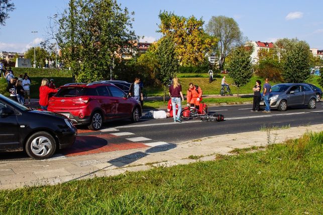 Binków. Zderzenie osobówki z rowerem [FOTO] - Zdjęcie główne