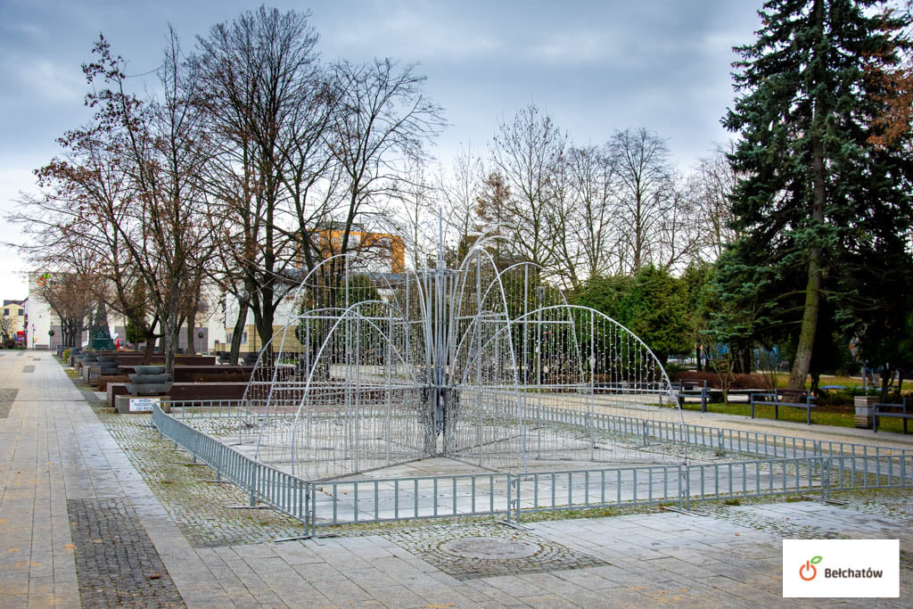 Bełchatów: Miasto ozdobiły świąteczne dekoracje