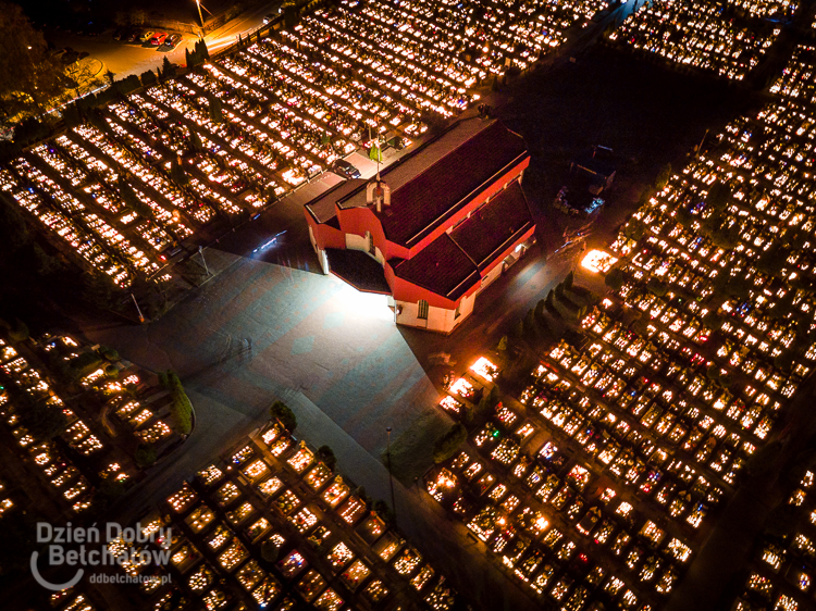 Bełchatowski cmentarz nocą