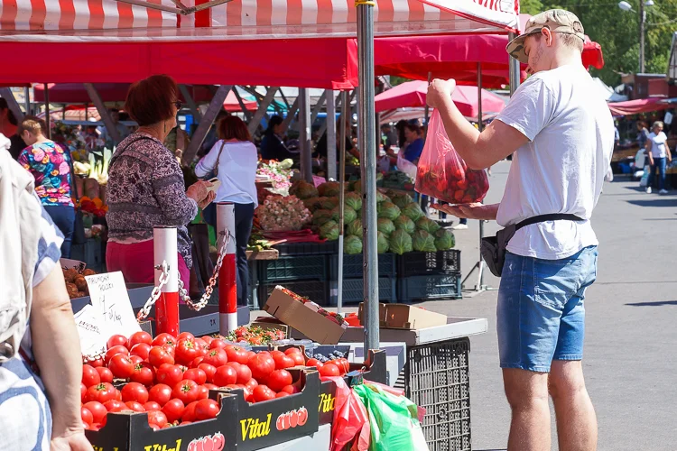 Po ile truskawki, czereśnie i szparagi? Sprawdzamy ceny na targowisku [FOTO] - Zdjęcie główne