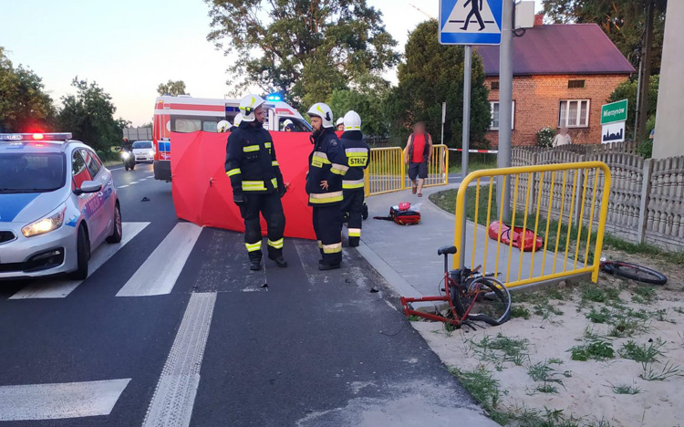 Tragedia na drodze w powiecie bełchatowskim. Nie żyje rowerzysta [FOTO] - Zdjęcie główne