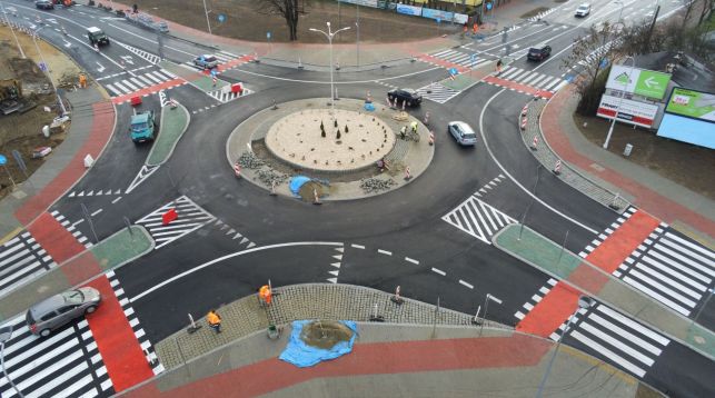 Nowe rondo w Bełchatowie otrzymało nazwę. Propozycje były dwie... - Zdjęcie główne