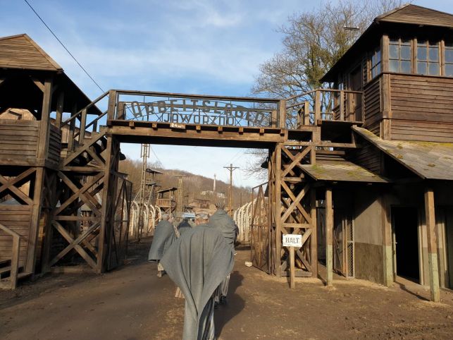 Urodził się w Bełchatowie, stoczył 75 walk o życie w obozie śmierci. Amerykańskie gwiazdy zaangażowane w produkcję filmu o Harrym Haftcie. Ruszyły zdjęcia [ZDJĘCIA][VIDEO] - Zdjęcie główne