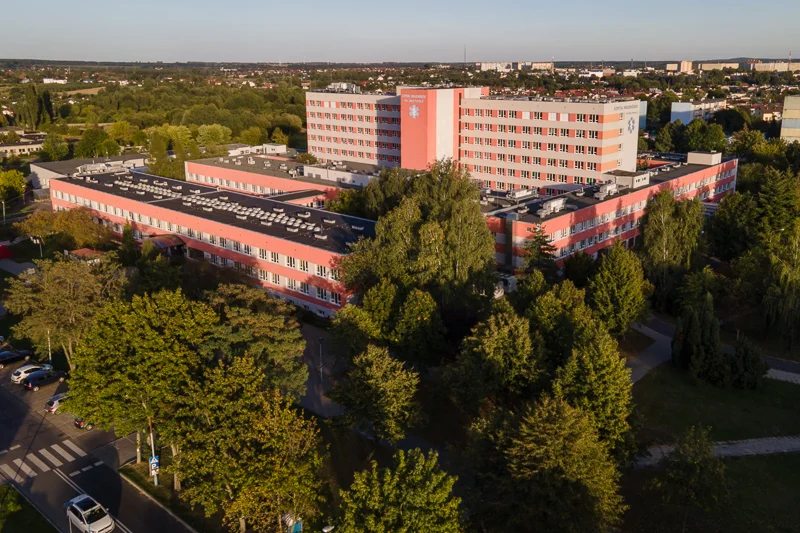 Szpital podjął decyzję w sprawie odwiedzin. ''Bez przytulania i pocałunków'' - Zdjęcie główne