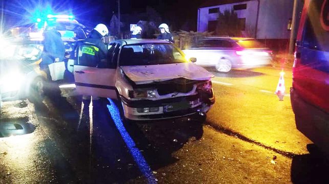 Wypadek  w Ruścu. Iveco kontra passat, dwie osoby w szpitalu - Zdjęcie główne