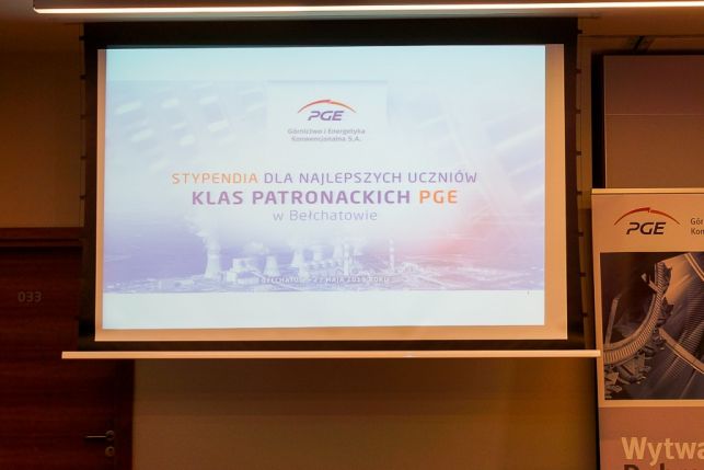 Ekstra kasa dla uczniów. PGE GIEK S.A. przyznało stypendia [FOTO] - Zdjęcie główne
