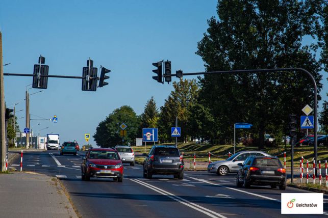 Uwaga kierowcy! Nie działa sygnalizacja świetlna na ruchliwym skrzyżowaniu w Bełchatowie - Zdjęcie główne