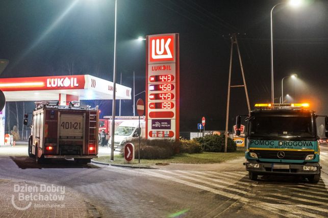 Strażacy walczyli z wyciekiem gazu. Niebezpiecznie na stacji paliw [FOTO] - Zdjęcie główne