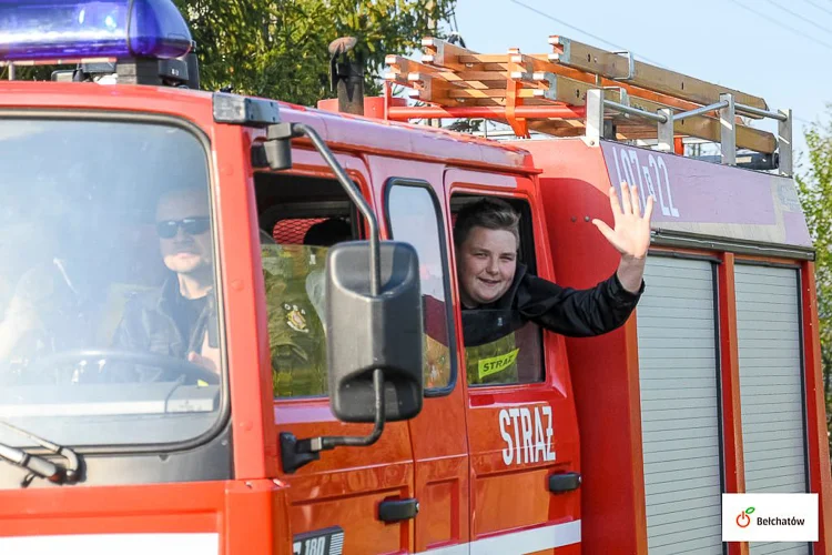 Świętowali Dzień Strażaka. Parada wozów na ulicach Bełchatowa [FOTO] - Zdjęcie główne