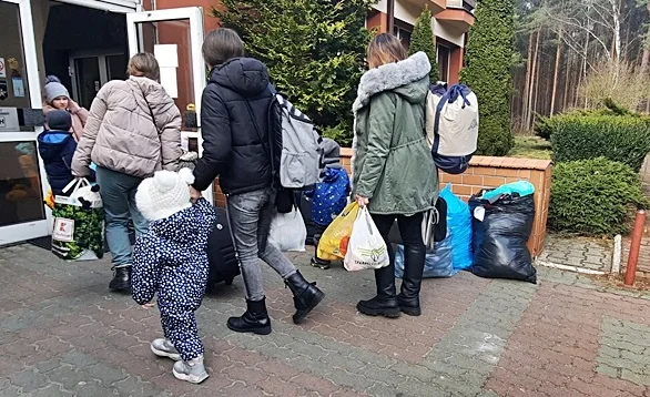 Przywiozą setkę dzieci z Ukrainy. Gmina apeluje: takich rzeczy potrzeba najbardziej! - Zdjęcie główne