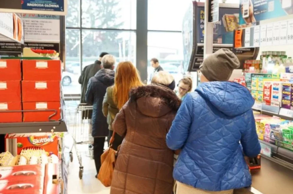 Szturmują markety i wykupują ten produkt. „Ludzie kopią jak dziki w żołędziach” - Zdjęcie główne