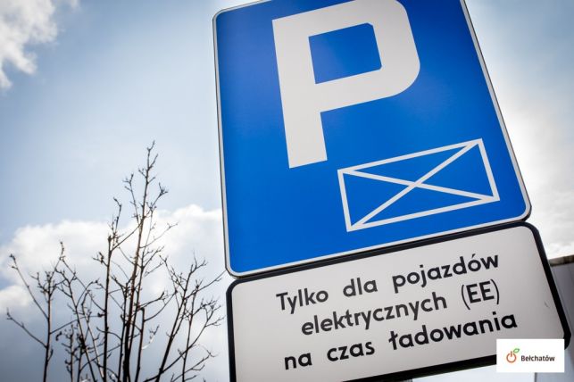 Od przyszłego tygodnia będzie można naładować elektryczny samochód. Na razie prąd za darmo! - Zdjęcie główne