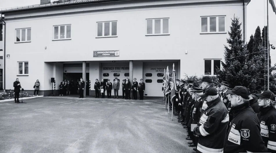 Strażacy z Bełchatowa żegnają zmarłego kolegę. Miał za sobą 65 lat służby - Zdjęcie główne