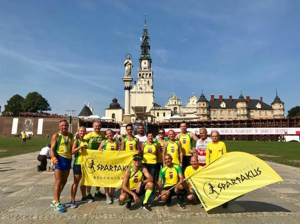 Pobiegną z Bełchatowa na Jasną Górę. Uczestnicy pielgrzymki wyruszą w środku nocy - Zdjęcie główne