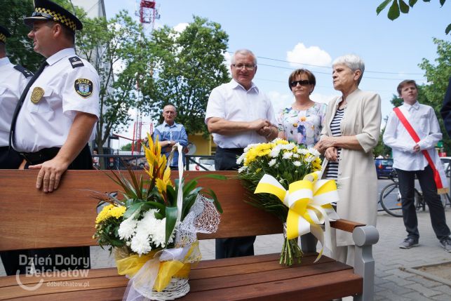 Dzień patrona miasta. Arcybiskup Ziółek odprawił uroczystą mszę, bełchatowianie złożyli kwiaty [FOTO] - Zdjęcie główne