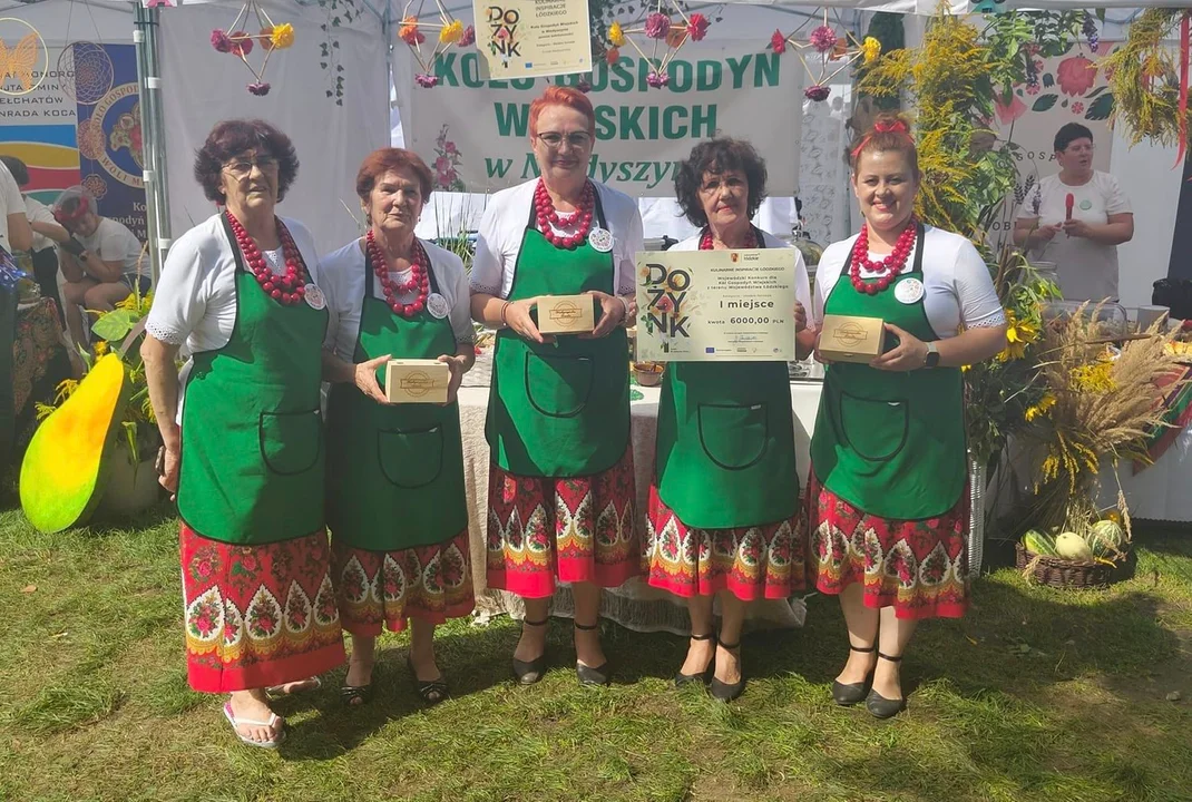 Dożynki wojewódzkie w Spale. Gospodynie z naszego powiatu najlepsze w "słodkich fantazjach"  [ZDJĘCIA] - Zdjęcie główne