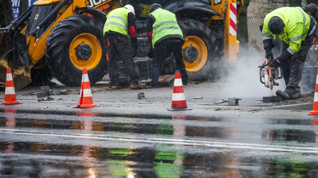 Przebudują ważną drogę koło Bełchatowa. Skorzystają nie tylko kierowcy, ale też... rowerzyści - Zdjęcie główne