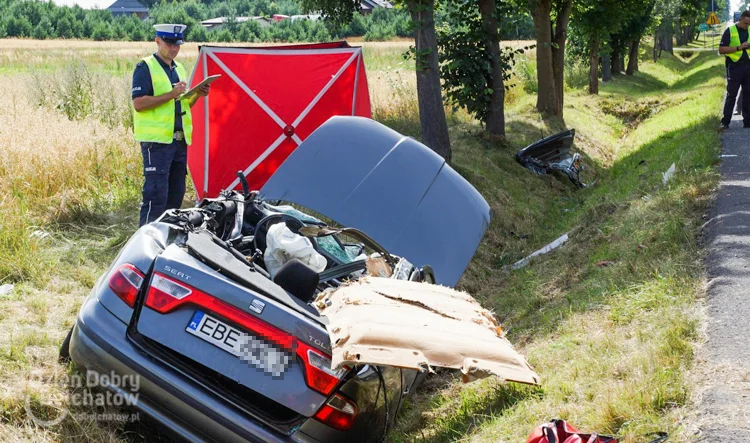 Śmiertelny wypadek pod Szczercowem. Zderzyły się trzy samochody, wezwano śmigłowiec LPR [FOTO] - Zdjęcie główne